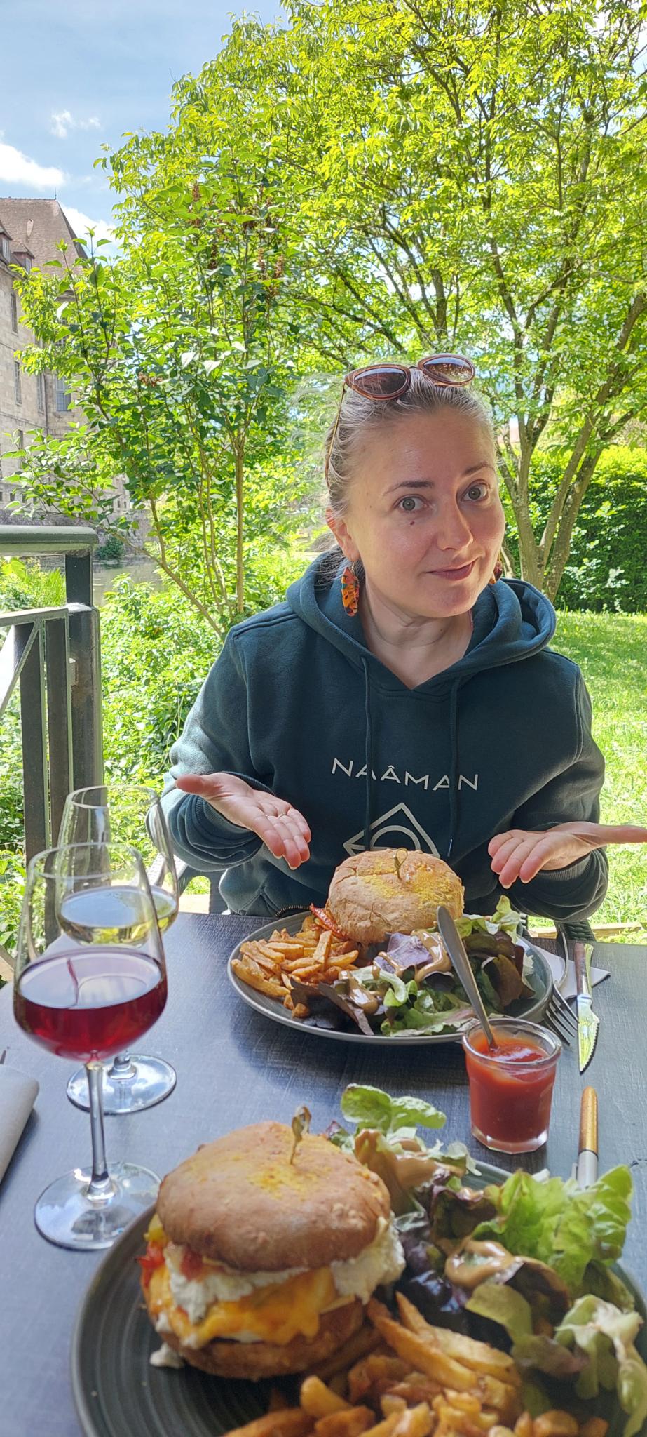 Portrait — voyageuse gourmande